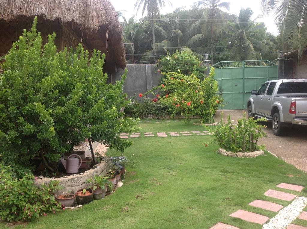 Oslob Garden Stay Beach Resort Екстер'єр фото