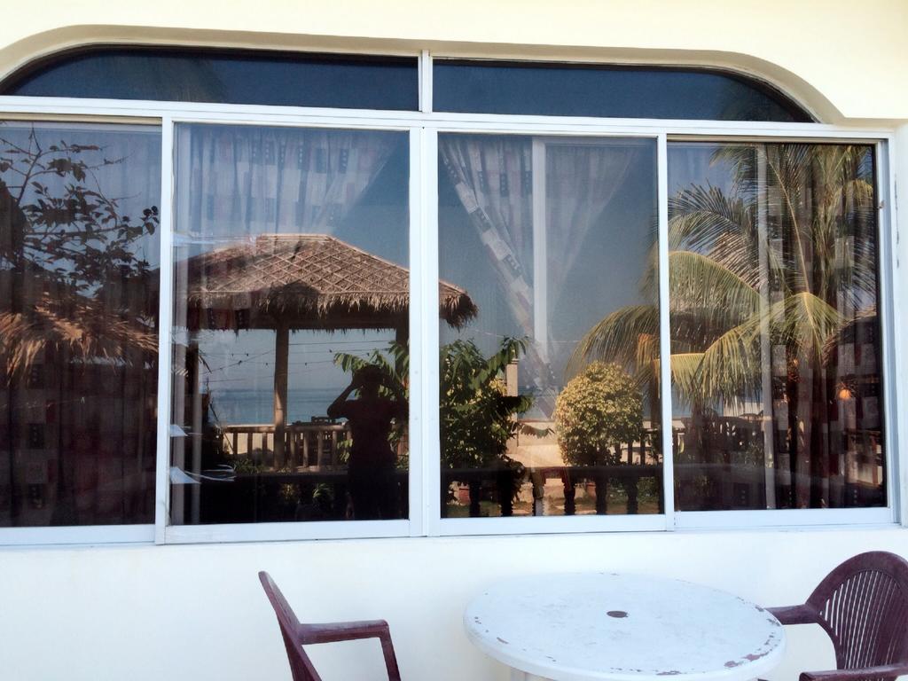 Oslob Garden Stay Beach Resort Екстер'єр фото
