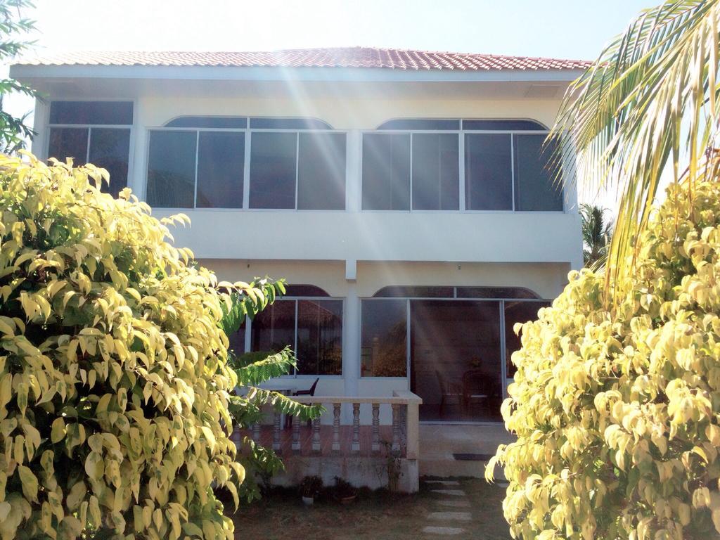Oslob Garden Stay Beach Resort Екстер'єр фото